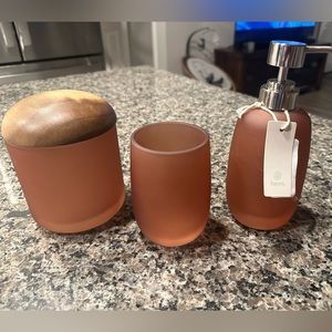 NWT- Bathroom accessories-jar w/ lid, toothbrush holder & soap/lotion dispenser